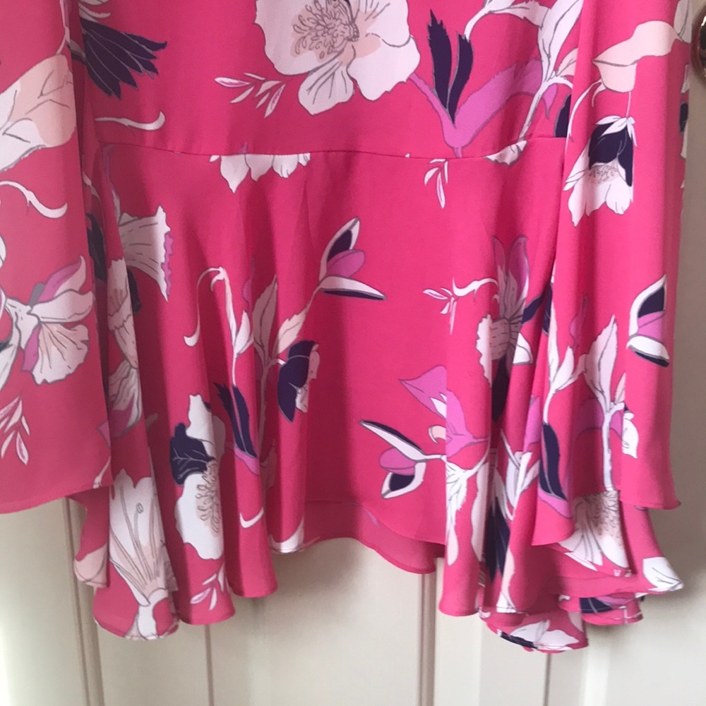 Beautiful floral sleeveless dress. - Picture 2 of 3